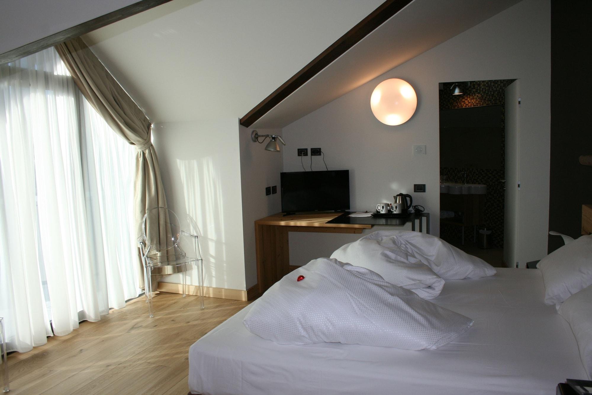 Hotel Orso Grigio Cavalese Bagian luar foto