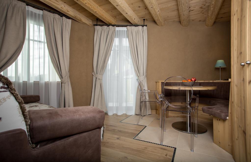 Hotel Orso Grigio Cavalese Bagian luar foto