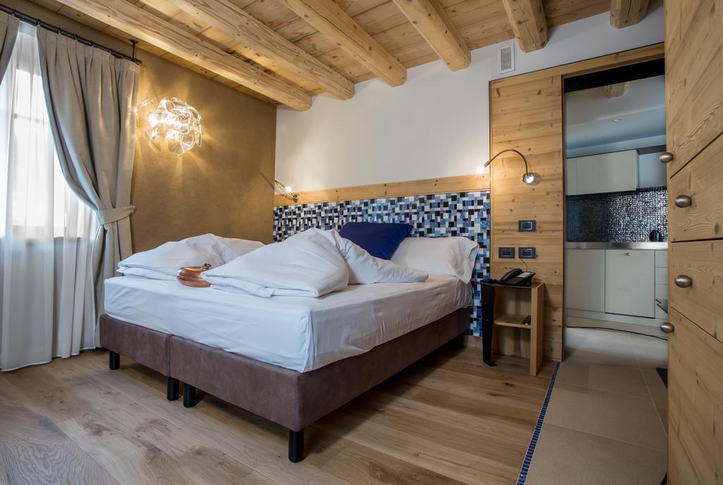 Hotel Orso Grigio Cavalese Bagian luar foto